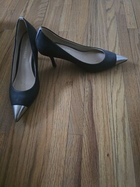 Metal Cap Toe Black Pointed Pumps - Women